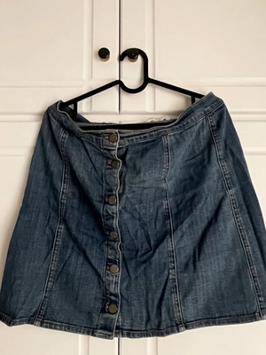 Denim skirt used with buttons at waist blue H&M