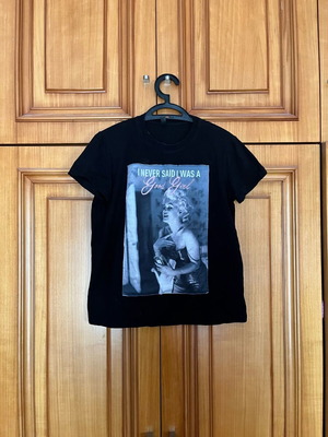 Brigitte Boutique T-shirt lightly used, size L, black