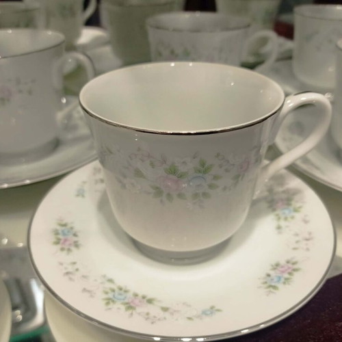Carlton Japan Corsage 481 Vintage Porcelain Serving Set 92 Pieces Like New