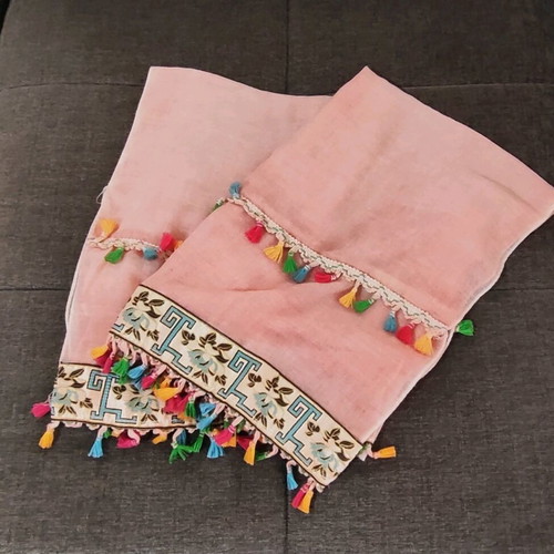 Pink scarf like new