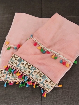 Pink scarf like new