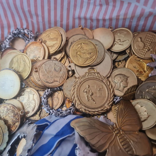 Medals used, approx 5 kg, assorted pack