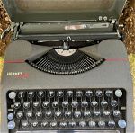 hermes baby typewriter 1948