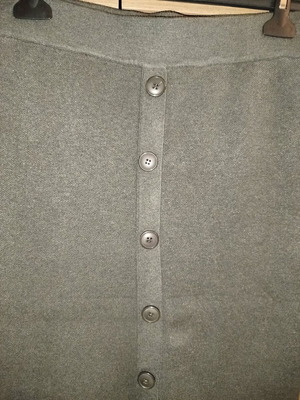 Knitted skirt new in gray and beige