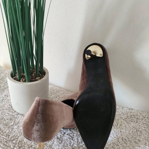 Velvet mocha pumps new with gold heel size 38