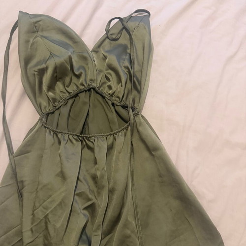 Jumpsuit khaki satin, like new, versatile with tie