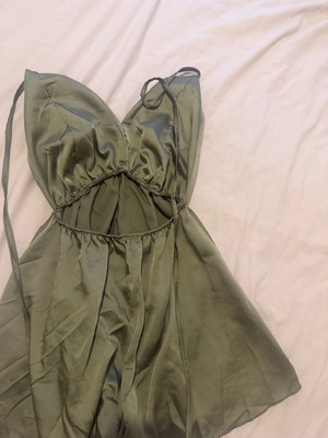 Jumpsuit khaki satin, like new, versatile with tie