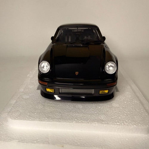 AUTOART Porsche 911 (930) Turbo Wangan Midnight “Blackbird” scale 1/18