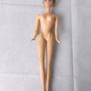 1966 vintage Mattel barbie συλλεκτική 30cm θέλει κόλιμα τα ακρα
