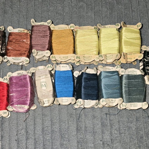 Butterfly threads like new, pack of 15 assorted colors