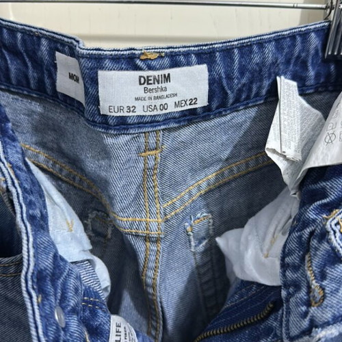 Bershka mom fit jeans like new, size XXS