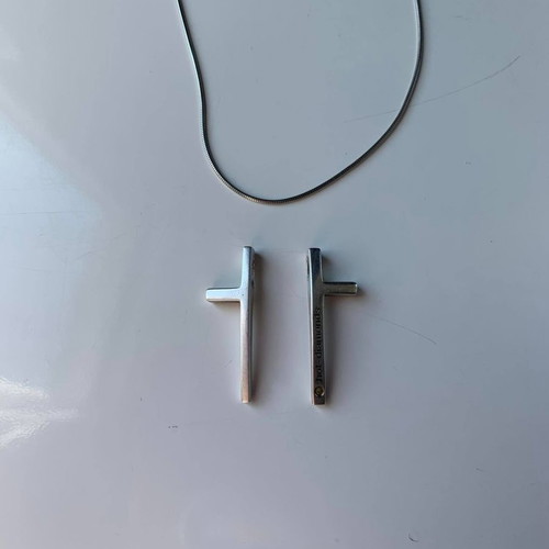 Unique cross consisting of 2 pieces with 23cm chain and 5cm cross