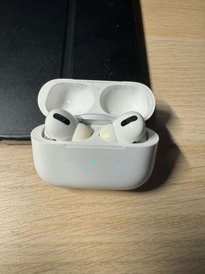 Apple AirPods Pro използвани, дефектно дясно слушалка