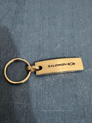 Salomon aero metal keychain new, rare