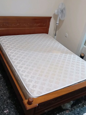 Κρεβάτι με στρώμα σαν καινούργιο 200×160cm