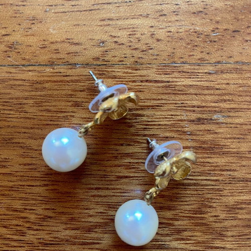 Anne Klein earrings new, white and gold