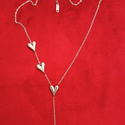 Necklace new stainless steel with asymmetrical silver hearts