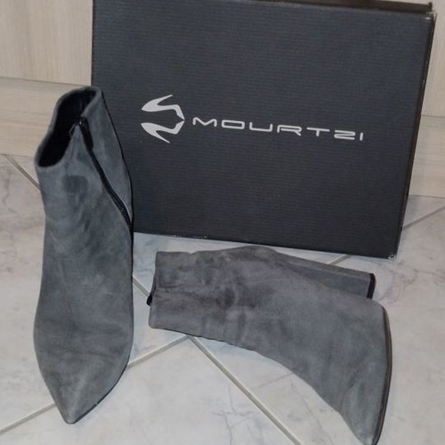 Suede ankle boots Mourtzi used, gray, size 38