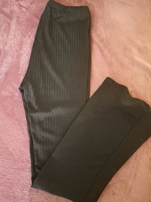 Shein leggings used, black, elastic fabric