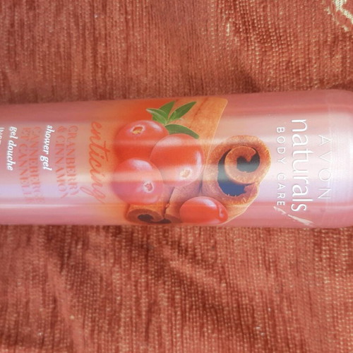 Avon Naturals Body Care Shower Gel cinnamon and cranberry new