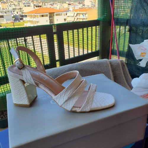 Migato white sandal like new, size 37