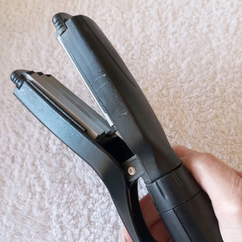 Hair dryer 2000W and accessories new, used hair straightener included