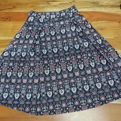 Stradivarius midi skirts no small like new, multicolor, pack of 3