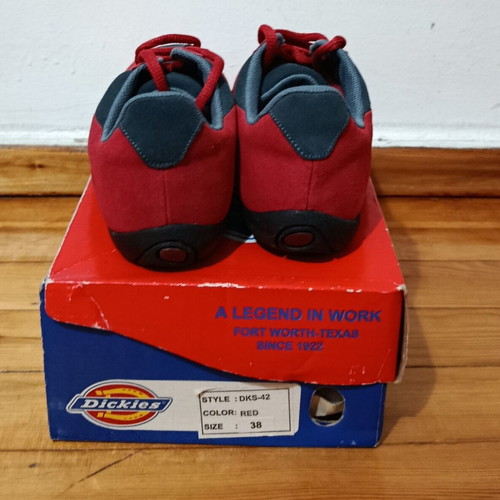 Dickies unisex sport shoes No 38 red collectible, new