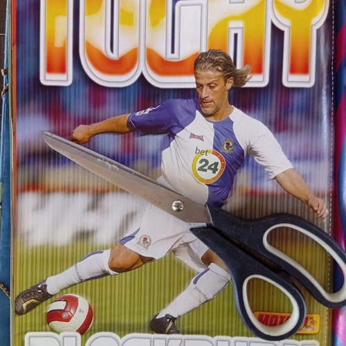 Match Football Magazine issue 2-8/1/2007 like new with Chelsea posters