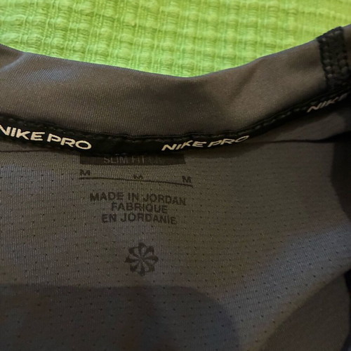 Nike T shirt athletic size M like new, grey