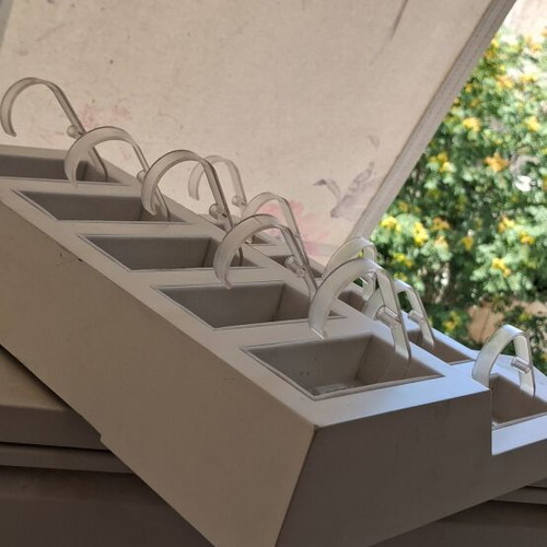 Gant watch stand like new, large, white and beige
