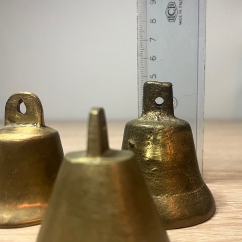 Set of 5 medium-sized bells new