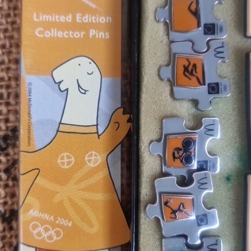 Macdonald Puzzle Collector Pins like new