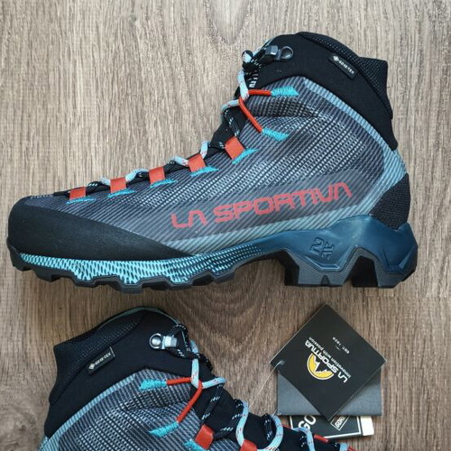La Sportiva Aequilibrium Hike GTX women's hiking shoes size 40