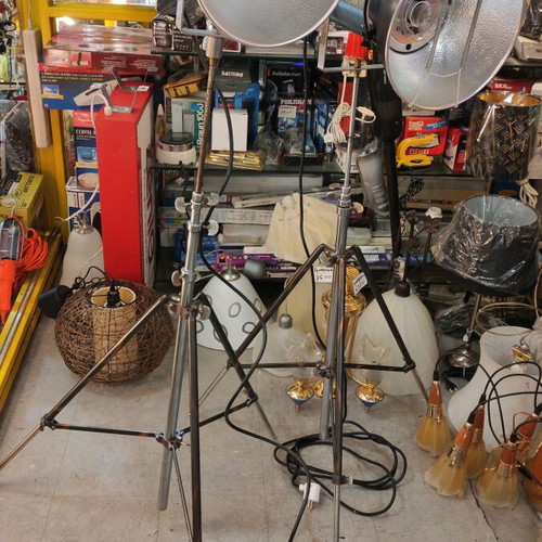 Vintage studio light set used with 3 lights and 2 tripods