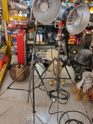 Vintage studio light set used with 3 lights and 2 tripods