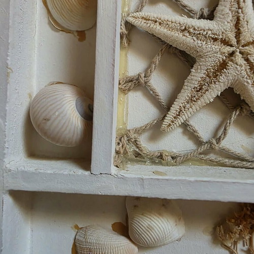 Decorative small frame with seashells like new