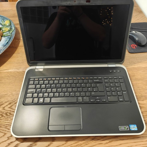 Dell Inspiron 17R SE 7720 laptop used, i7, 17.3", Nvidia GT 650M, 2 SSD, Linux
