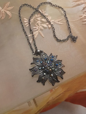 Antique pendant with semi-precious stones used