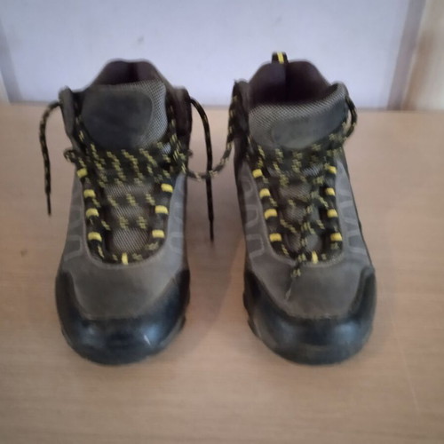 Boys' boots size 36.5 like new, gray
