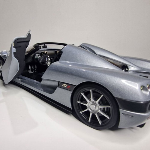 Autoart Signature Koenigsegg CCX metal model scale 1:18 new