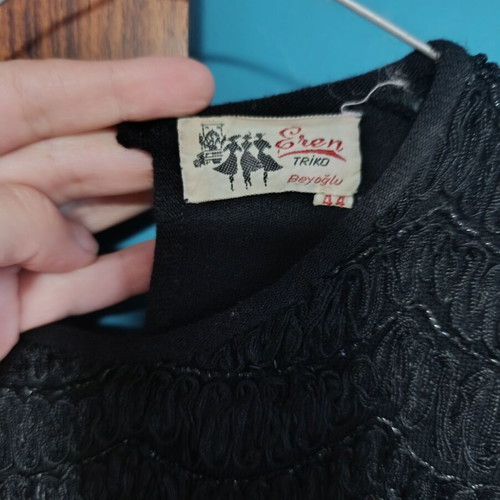 Vintage sleeveless top with embroidery black used, size L