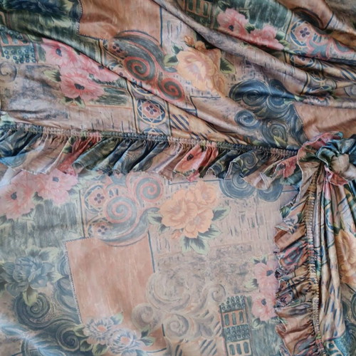 Curtain with decorative top piece, pack of 1