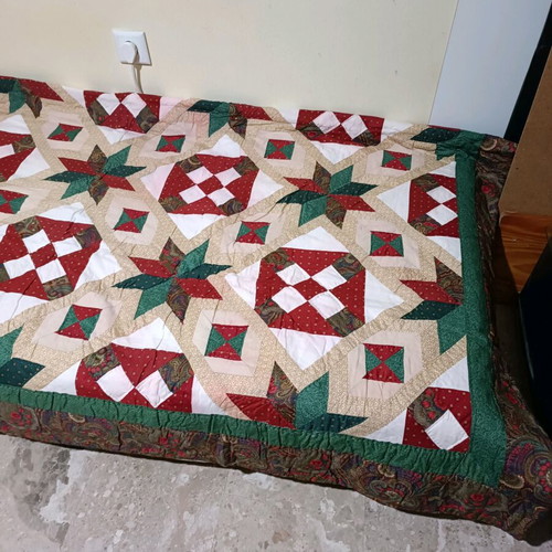 Patchwork quilt like new 220×210 cm with 2 pillowcases