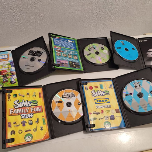 Sims 2 Collection used for PC, includes Pets disk 1