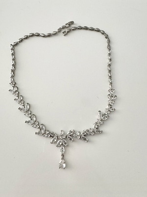 Necklace like new, beautiful