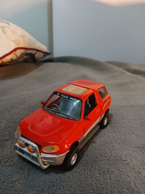 Toy car Toyota rav4 in excellent condition