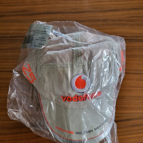Καπέλο Vodafone Mclaren Mercedes F1 team καινούργιο, κόκκινο και ασημί, μέγεθος L