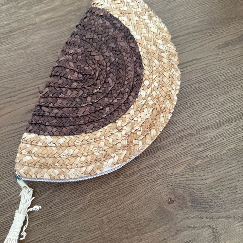 Straw toiletry bag new, beige