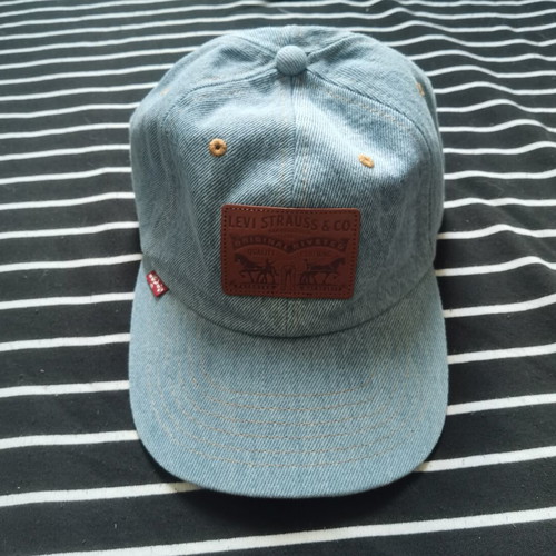 Levi's hat like brand new, blue, one size